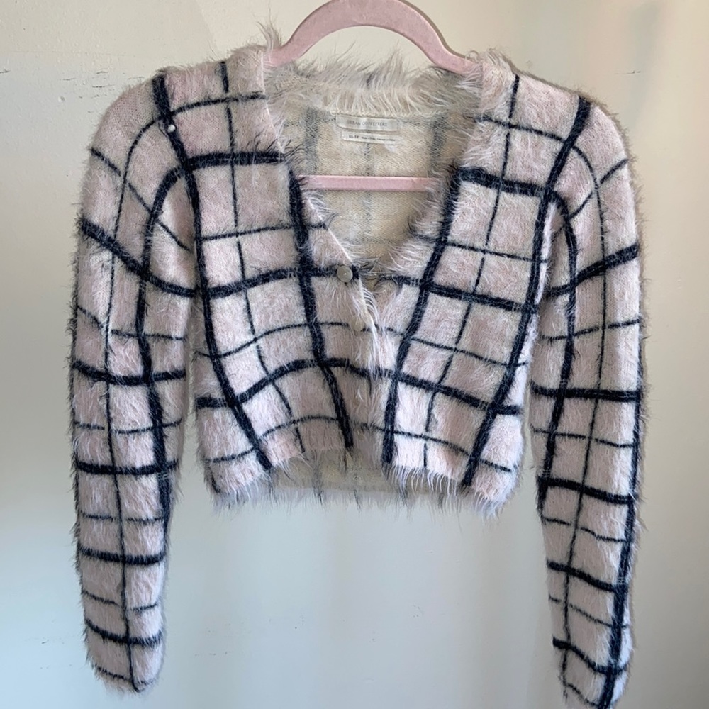 🛍Urban Outfitters Fuzzy Sweater XS -TP
